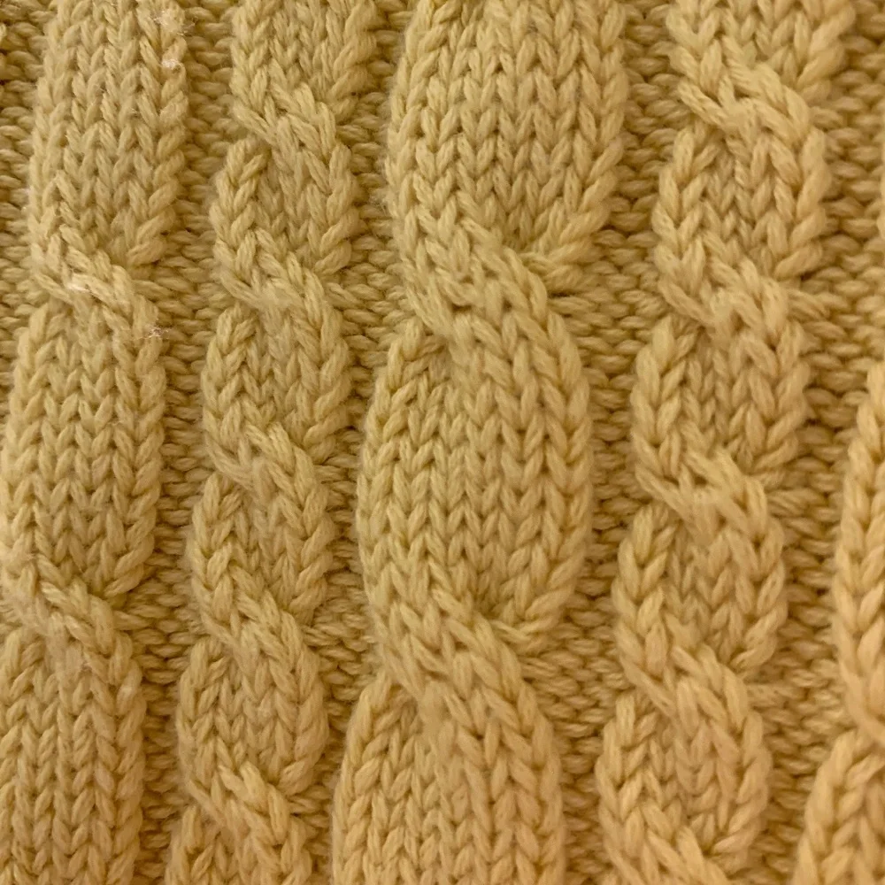 Gap yellow cable knit sweater. cotton /slight stretch size L TTS - Picture 3 of 3